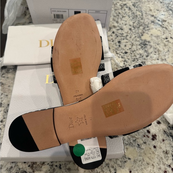 Black and White Dior Slide. Brand New Dior slippers US size 12 - Picture 4 of 4